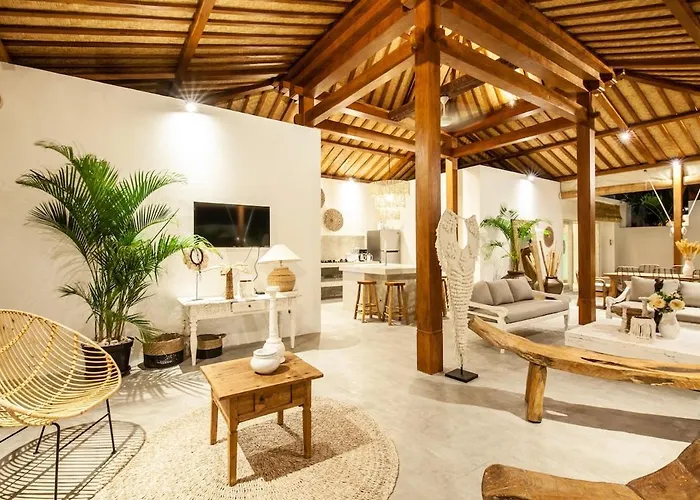 New 5 Bedroom Close To Eat Street Villa *