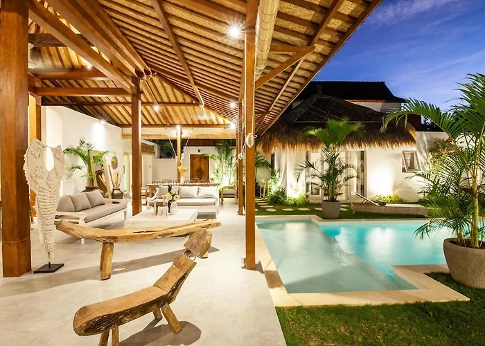 New 5 Bedroom Close To Eat Street Villa