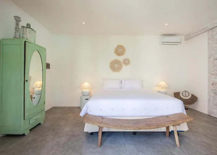 Villa New 5 Bedroom Close To Eat Street *