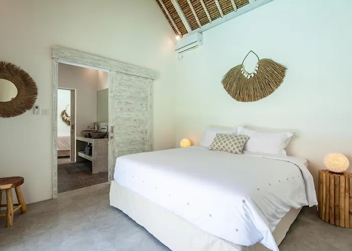 New 5 Bedroom Close To Eat Street Villa *