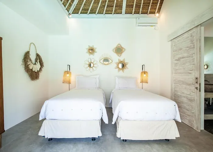 New 5 Bedroom Close To Eat Street * Seminyak (Bali)