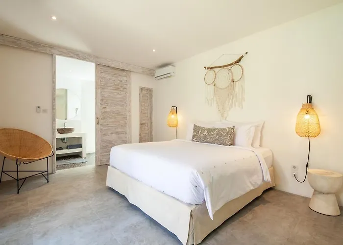 New 5 Bedroom Close To Eat Street Villa *