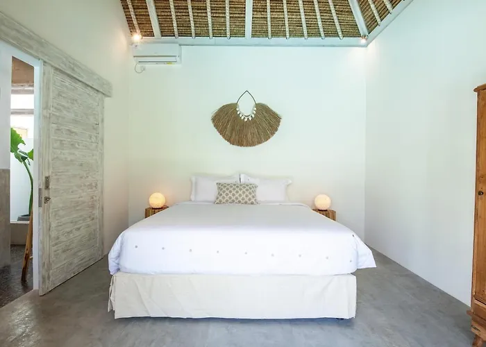 New 5 Bedroom Close To Eat Street *